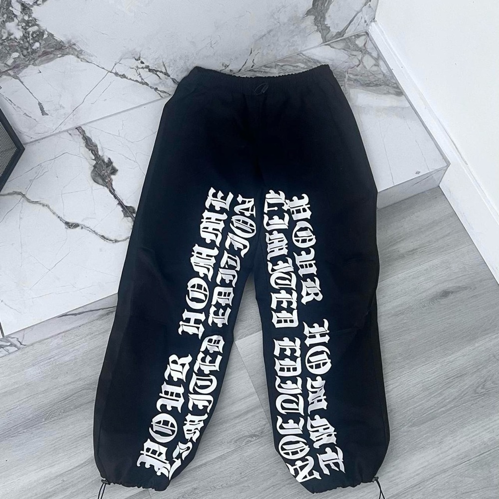 boohoo black parachute pants